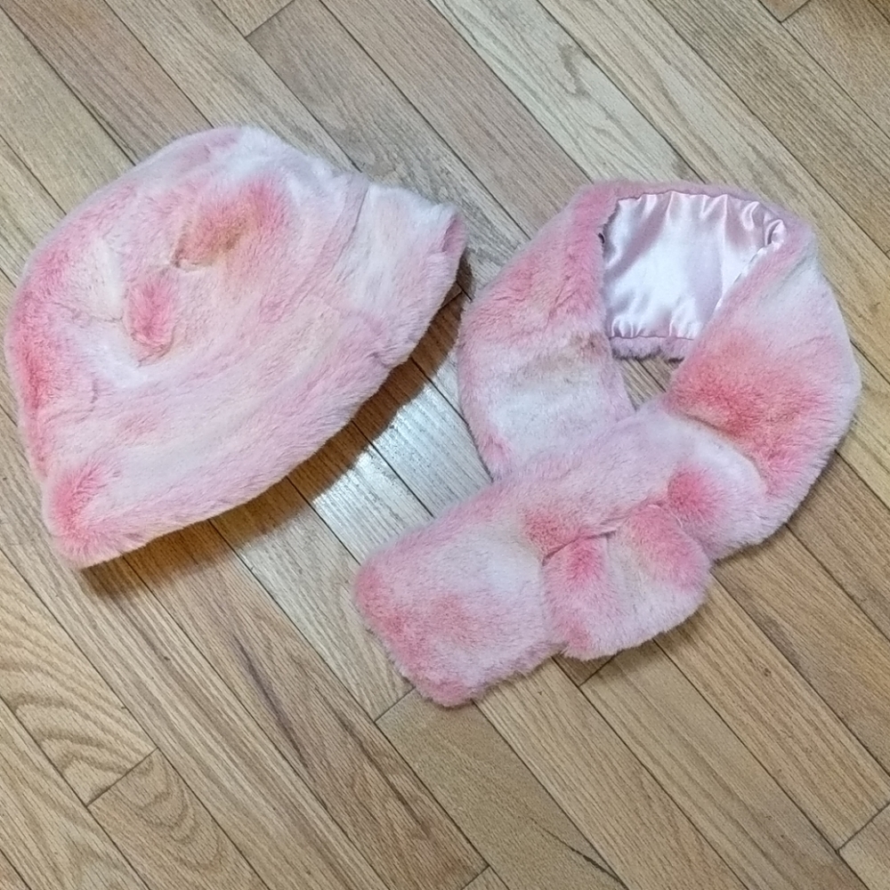 Super soft pink hat and scarf by Green dog.